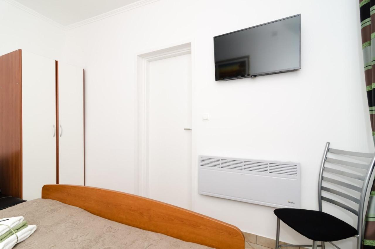 Apartment And Room Kapelica دوبروفينك المظهر الخارجي الصورة